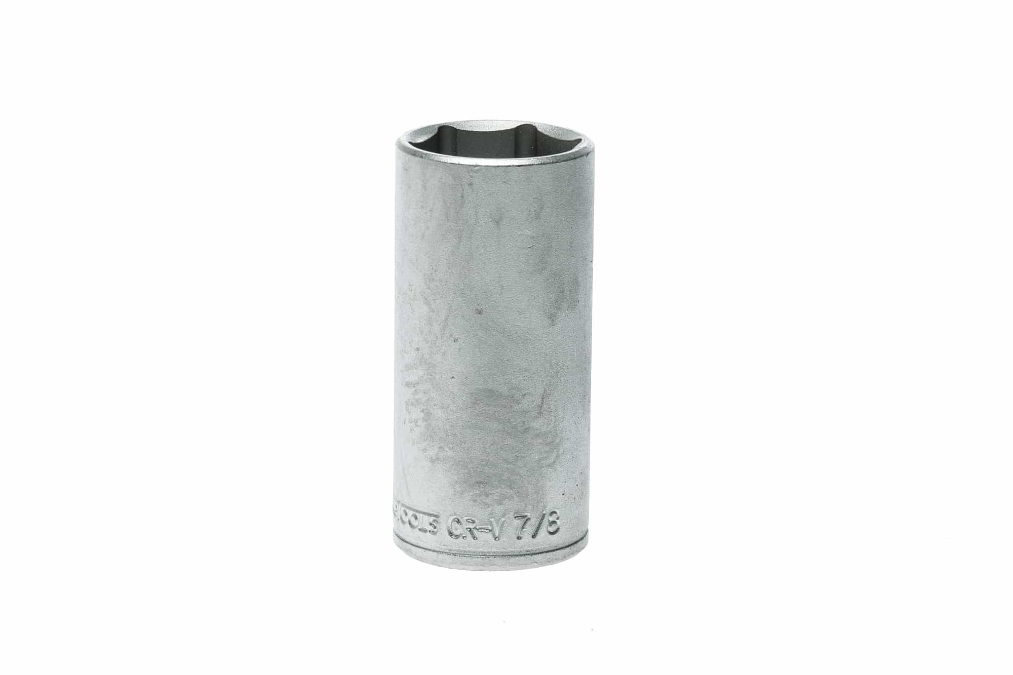 17mm chrome vanadium socket tool for automotive and mechanical applications, designed for durability and strength.